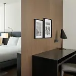 Hilton Отель