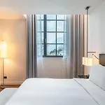 Hilton Отель 4*