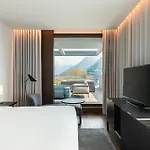 Отель Hilton 4*
