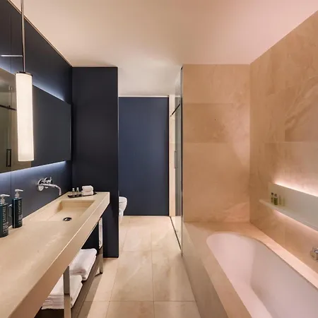 Hilton Отель 4*