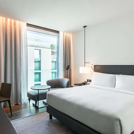 Hilton 4* Como