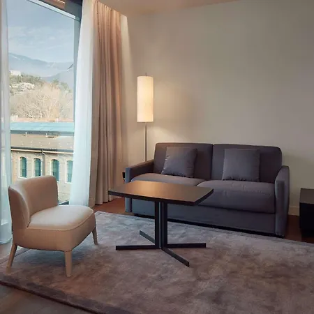 Hilton Como