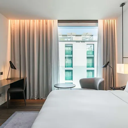 Hotel Hilton Como
