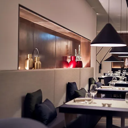 科莫湖希尔顿酒店 4* 科莫