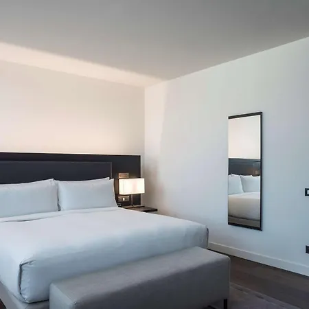 Hilton Hotel 4*