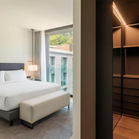 Hilton Como